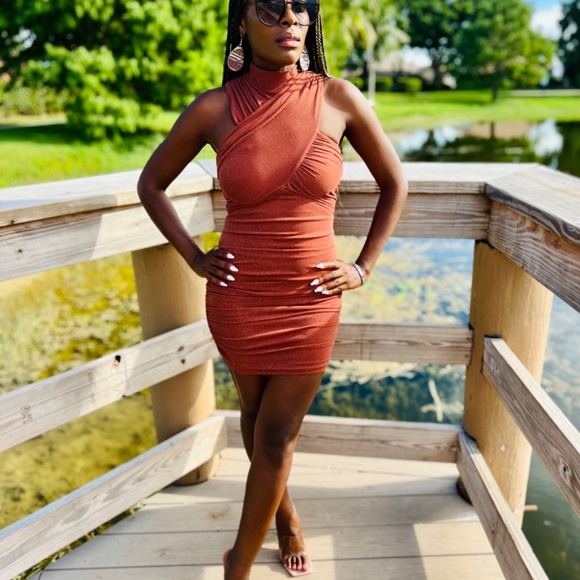 Ruched Cross Mini Bodycon Dress - Picture 2 of 4